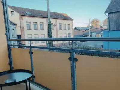 Ein Balkon oder eine Terrasse in der Unterkunft Gleaming Apartment in Mettmann