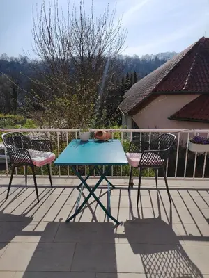 Ein Balkon oder eine Terrasse in der Unterkunft LöwenTAL an der Ruhr historisch im Grünen