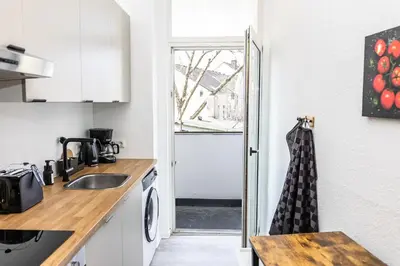 Küche/Küchenzeile in der Unterkunft CosyHomes24 - TOP-traffic connection and balcony - E01