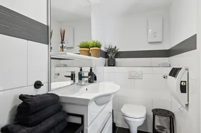 Ein Badezimmer in der Unterkunft Stylisches Apartment Königshöhe mit Parkplatz # NEU