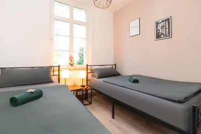 Ein Bett oder Betten in einem Zimmer der Unterkunft Smart Home - Wuppertal - Perfect for 5 Guests! Netflix - Central - Smart TV - Free Parking Zone