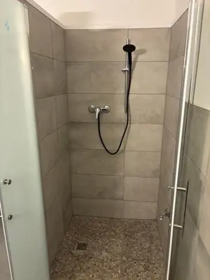 Ein Badezimmer in der Unterkunft Große 100qm Wohnung für 6 Personen in der Altstadt