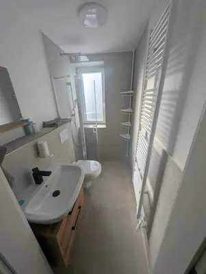 Ein Badezimmer in der Unterkunft Small city apartment Remscheid