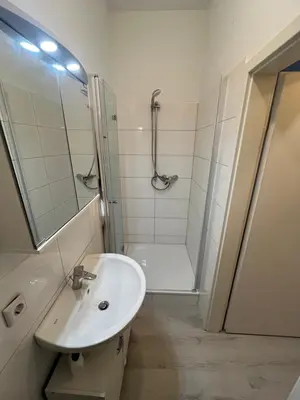 Ein Badezimmer in der Unterkunft Modernes City Apartment am Limbecker Platz Essen