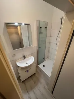 Ein Badezimmer in der Unterkunft Modernes City Apartment am Limbecker Platz Essen