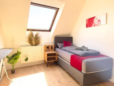Grundriss der Unterkunft Serviceroom24 - Apartment 3 in Oberhausen WLAN - Smart-TV - 24-7 Check-in und Küche