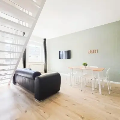 Tolstov Apartments - 4 Room Apartment - Maisonette - Balcony - 20 Min Messe DUS and Old Town DUS