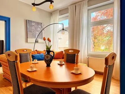 Ein Sitzbereich in der Unterkunft Komfort-Apartment Wuppertal mit 3 SZ & gemütliches Wohnzimmer