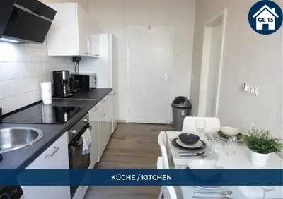 Küche/Küchenzeile in der Unterkunft RtR Gelsenkirchen - Bis 10 Personen - Einzelzimmer - Voll ausgestattet - Garten - SMART TV - WIFI