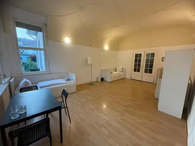Ein Sitzbereich in der Unterkunft Hostel Apartment Monteurzimmer Solingen