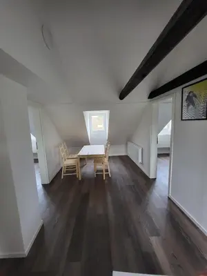 Ein Sitzbereich in der Unterkunft Am Rhein im Ruhrgebiet