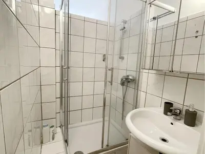 Ein Badezimmer in der Unterkunft Central and Practical Apartment in Essen