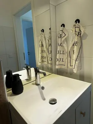 Grundriss der Unterkunft Modernes Apartment Mülheim - freie Parkplätze, Smart-TV, WLAN, Nähe Messe Essen & Düsseldorf