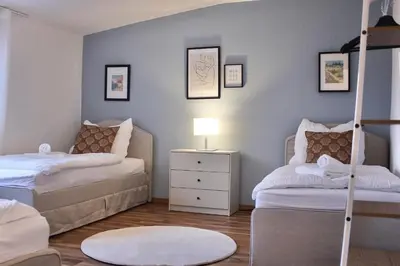 Ein Bett oder Betten in einem Zimmer der Unterkunft 3-Zimmer-Apartment I 2 Min bis Hbf I Smart TV I WiFi I modern