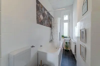 Ein Badezimmer in der Unterkunft SpaceStays Apartment For 6