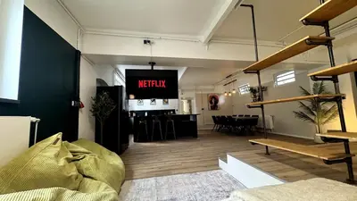 Ein Sitzbereich in der Unterkunft COZY City Loft with Parking I WiFi I Netflix