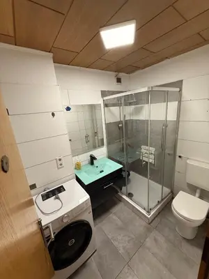 Ein Badezimmer in der Unterkunft Monteurwohnung 6P 2 bathrooms kitchen