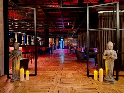 Ein Restaurant oder anderes Speiselokal in der Unterkunft Twins Hotel