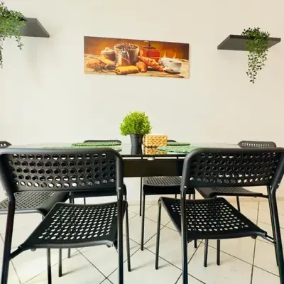 Evelins Haus Monteur und Familienwohnung