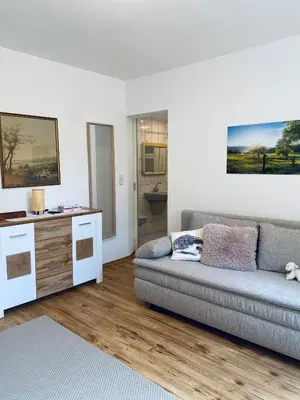 Ein Sitzbereich in der Unterkunft Helles, gepflegtes Souterrain Apartment in ruhiger Lage
