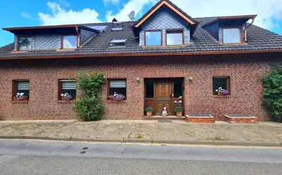 Das Gebäude in dem sich die Ferienwohnung befindet