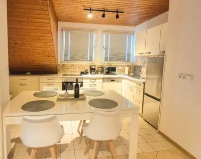 Küche/Küchenzeile in der Unterkunft Cozy-Stay III, 2-Room Flat for Vacation & Messe, Düsseldorf, Perfect Connectivity