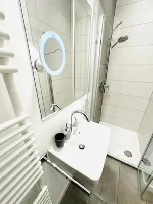 Ein Badezimmer in der Unterkunft Mola Apartments- Trendiges Apartment in der City-Nähe Dortmund-Terrasse-3 Gäste-WLAN