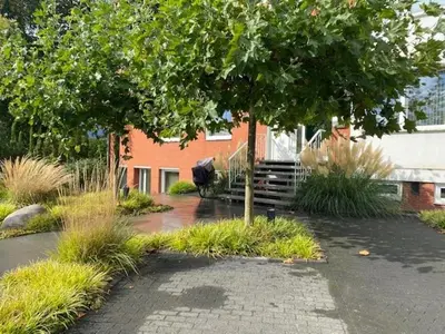 Ein Garten an der Unterkunft Luxuswohnung, Airport-Messe fußläufig erreichbar 1
