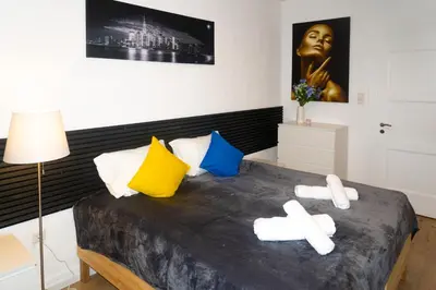 Ein Bett oder Betten in einem Zimmer der Unterkunft Stilvolles 2-Zimmer Apartment Wuppertal
