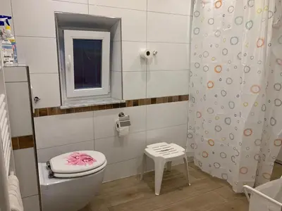 Ein Badezimmer in der Unterkunft Fair House Near Düsseldorf- 5 Bedrooms, Garden, Terrace Parking