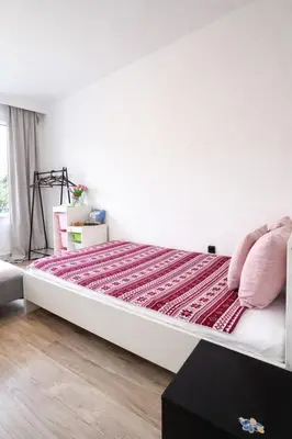 Ein Bett oder Betten in einem Zimmer der Unterkunft 3 BR City Apartment near Messe Düsseldorf