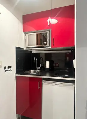 Küche/Küchenzeile in der Unterkunft Messe Apartment - Near Trade Fair