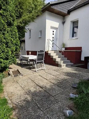 Das Gebäude in dem sich die Ferienwohnung befindet