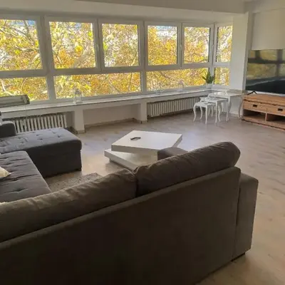 Große Wohnung am HBF-Vorplatz