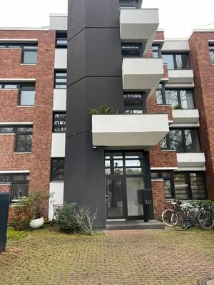 Das Gebäude in dem sich das Privatzimmer befindet