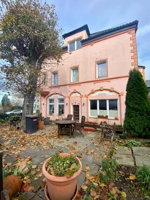 Ein Garten an der Unterkunft Hotel An der Lantert
