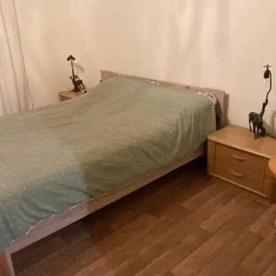Große Unterkunft 100 m Zwei Schlafzimmer Küche Internet Essbereich Waschmaschine Spülmaschine eigenes Badezimmer
