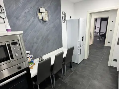Küche/Küchenzeile in der Unterkunft Modern Apartments, Wohnung Nr 3, nahe Schalke Arena, Zentral zur Autobahn A42 und A2, Ferienwohnung, Monteurwohnung
