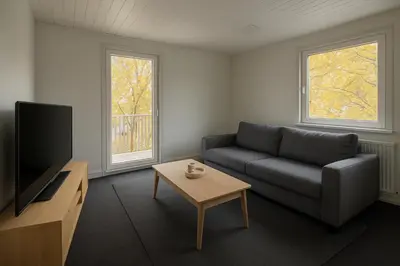 TV/Unterhaltungsangebot in der Unterkunft Polsumer Residence Moderne Unterkunft für Monteure & Familien nahe Veltins-Arena, Movie Park, Nordsternpark, Amphitheater & Autobahnen A2 & A42 mit Balkon