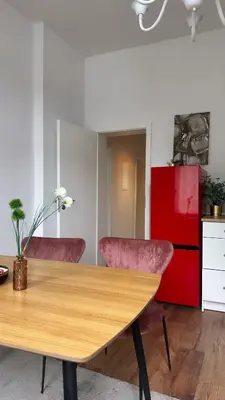 Ein Sitzbereich in der Unterkunft Modernes Apartment mit Altbau Flair nähe Messe Düsseldorf