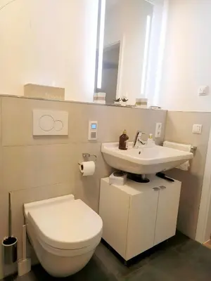 Ein Badezimmer in der Unterkunft Modernes City-Appartement mit separatem Schlafzimmer