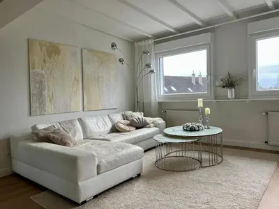 Ein Sitzbereich in der Unterkunft Living in Ohligs Dachgeschoss 4 Personen