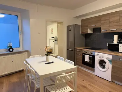 Küche/Küchenzeile in der Unterkunft T&K Apartments - Gelsenkirchen - 2 Schlafzimmer Wohnungen - Vollausgestattet
