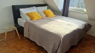 Ein Bett oder Betten in einem Zimmer der Unterkunft Cozy and fully equipped flat in the centrum