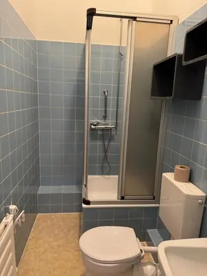 Ein Badezimmer in der Unterkunft Hulda Wohnung