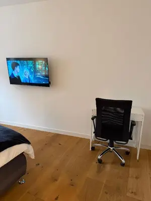 TV/Unterhaltungsangebot in der Unterkunft Auszeit am Heidter Berg City und Natur nah mit Stellplatz und Sauna
