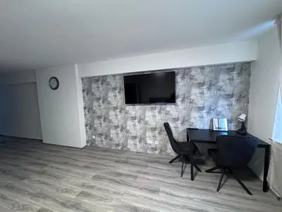 TV/Unterhaltungsangebot in der Unterkunft Brand-New Renovated Studio Apartment