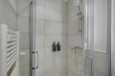 Ein Badezimmer in der Unterkunft Apartment 70QM Düsseldorf Küche Zentral