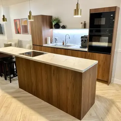 Large apartment with terrace - very central NEW