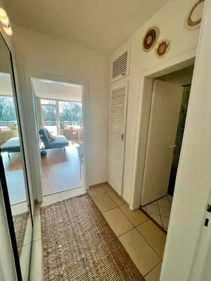 Ein Sitzbereich in der Unterkunft TheFairHome - 5 Min to fair, 8min to city center
